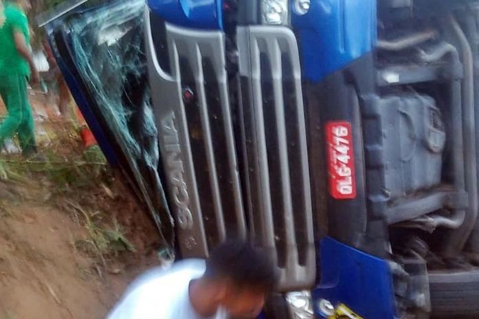 Apesar da destruição da cabine, ninguém ficou ferido