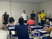 Prefeito George Clemente visita aulas do Programa Qualifica +