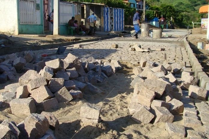 Ruas estão sendo pavimentadas
