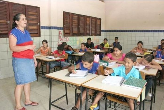 "Aumento de carga horária nas escolas é impossível em Alagoas"