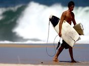 Com ciclone, Rio tem mar agitado e ondas de 2,5 m