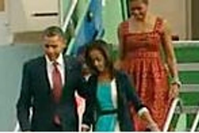 Presidente Barack Obama chega ao Brasil junto com a família