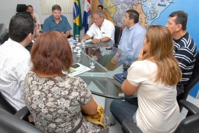 Sesau, AMA e Cosems avaliam recomendações do MPF