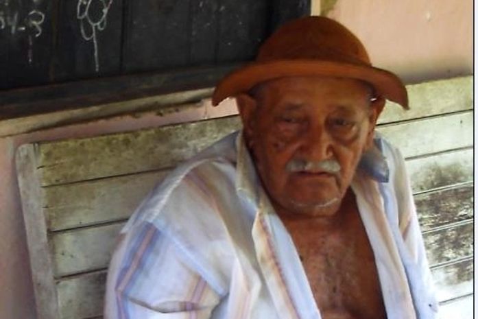Homem de 86 anos que atirou em supostos assaltantes segue preso