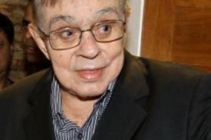 Após quatro meses, humorista Chico Anysio tem alta do hospital