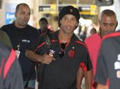 Ronaldinho Gaúcho teria barrado 'marias-chuteira' em seu aniversário