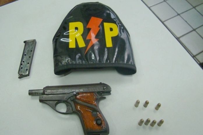 Arma apreendida com Adailson