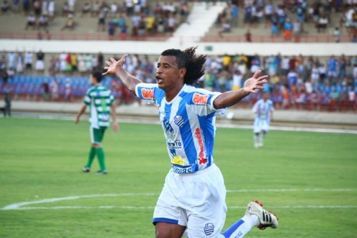 Apesar da crise, Tico Mineiro se mostra feliz e acredita na recuperação do CSA