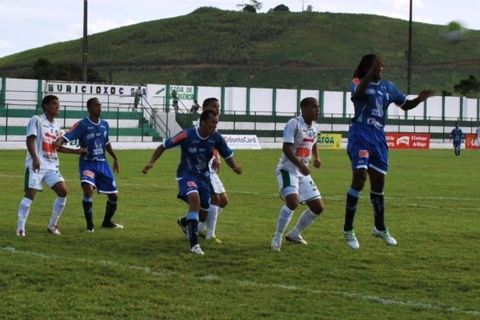 CSA empata com o líder Murici