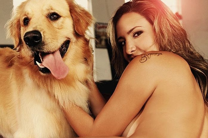 'Sexy' divulga fotos do ensaio nu da ex-BBB Natalia Castro