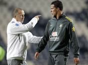Manchester United planeja contratar Leandro Damião em janeiro, diz jornal