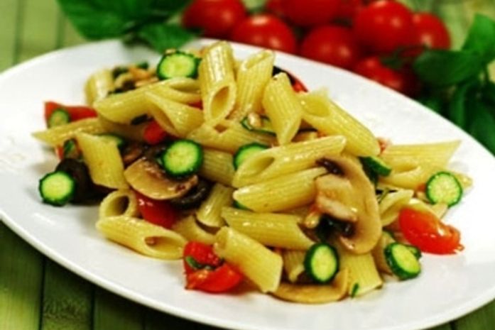 Macarrão italiano, prepare um delicioso penne com legumes