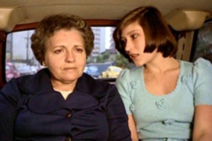 A atriz Liana Duval (à esquerda) em cena com Beth
Goulart em cena do filme 'Joelma, 23º andar'.
