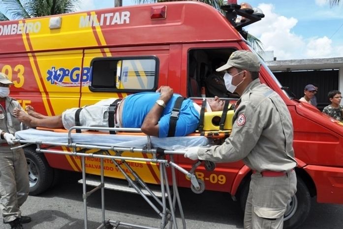 Acidente com motocicleta deixa duas pessoas feridas em Penedo