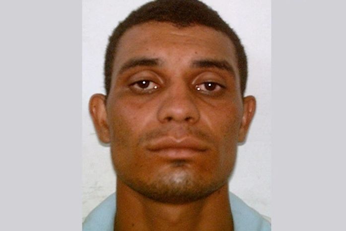 Integrante de quadrilha é executado em carro de luxo na frente de boate