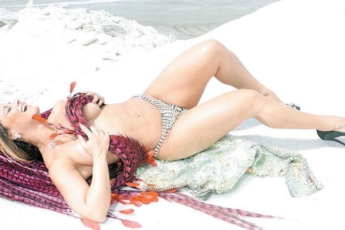 Viviane Araújo leva sensualida do Carnaval para a Argentina