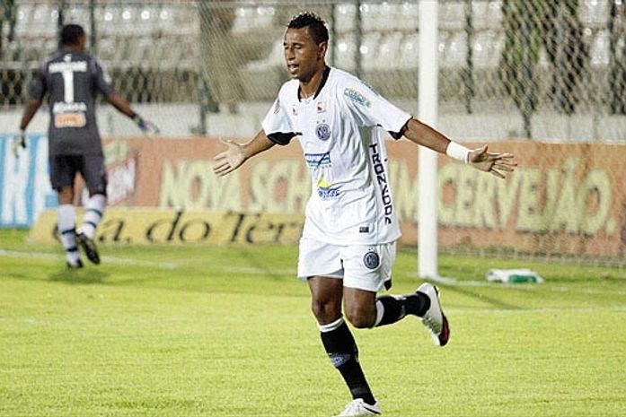 Ciel marca pela primeira vez, mas Al Shaab é eliminado