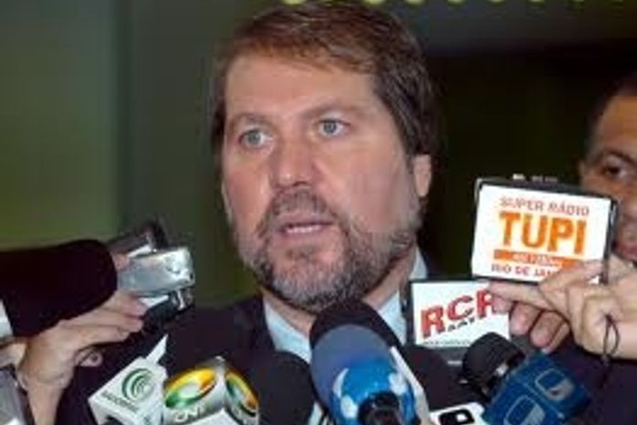 Renildo Calheiros, vira estrela de propaganda do PC do B