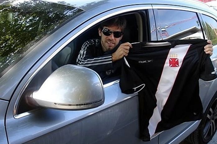 Roberto Dinamite confirma retorno de Juninho Pernambucano ao Vasco