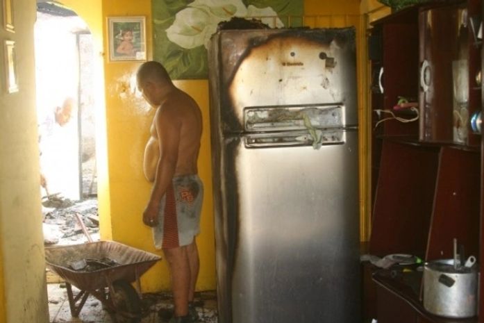 Curto-cirtcuito em residência provoca incêndio e pânico em Penedo