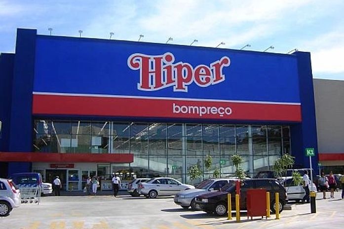 Homem invade Bompreço da Jatiúca e ameaça ex-mulher com uma faca