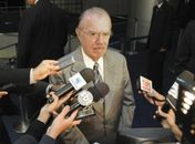Senado lança aplicativo para Iphone 4 e esquece que a versão do aparelho usada pelos senadores é o Iphone 3