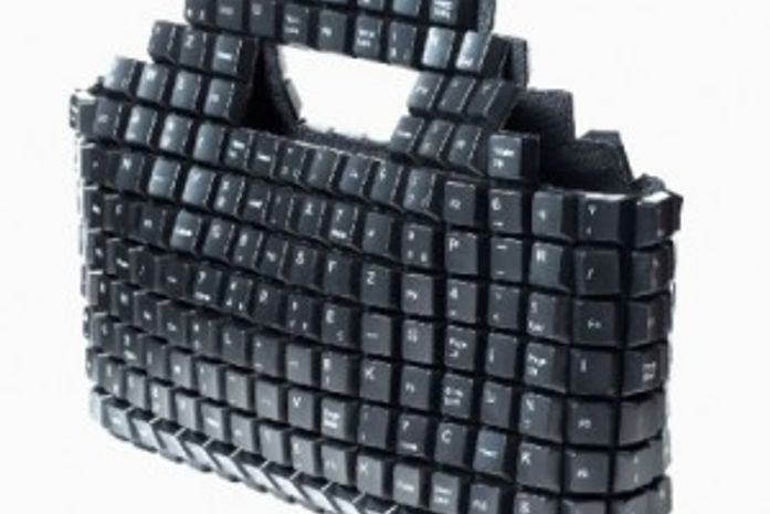 Teclado se transforma em bolsa