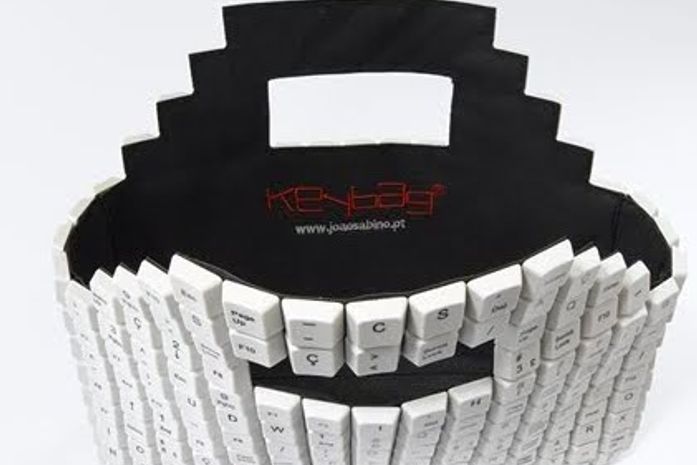 Teclado se transforma em bolsa