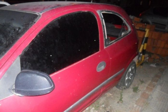 Veículo é arrombado em frente à delegacia de São Miguel dos Campos
