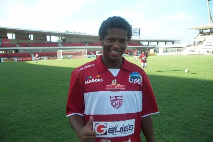 Revelação do Alagoano 2011, atacante do CRB espera marcar de novo no clássico