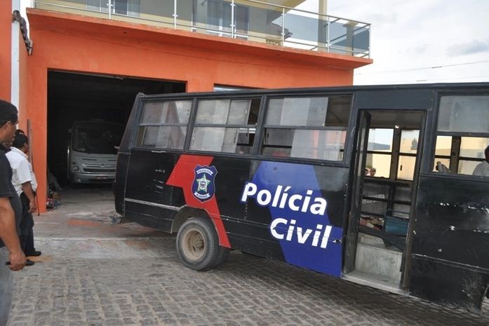 Polícia apreende carros roubados e adulterados em Olivença