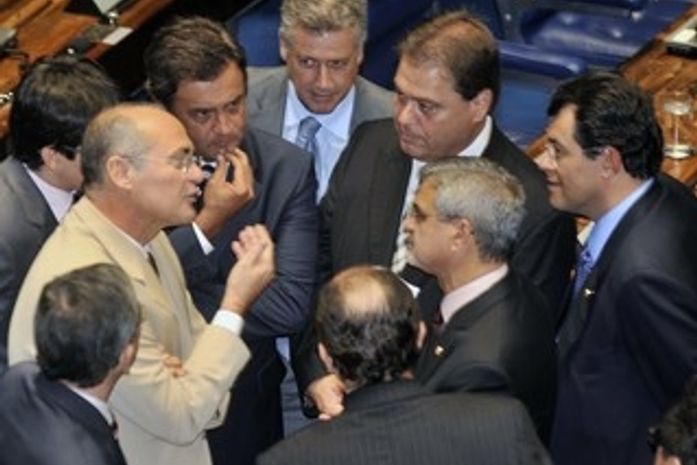 Congresso: Dois terços dos senadores têm parentes na política