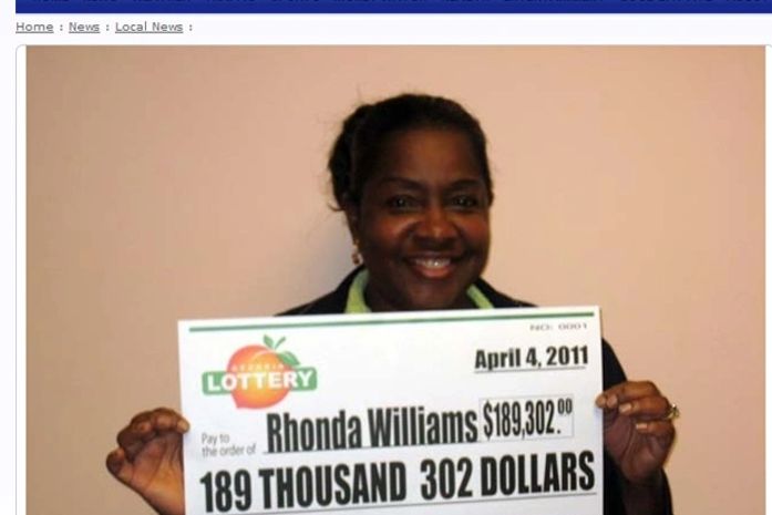 Mulher arruma bolsa e encontra bilhete premiado esquecido nos EUA