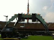 Palco do U2 é montado no Morumbi: veja imagens da 'garra'