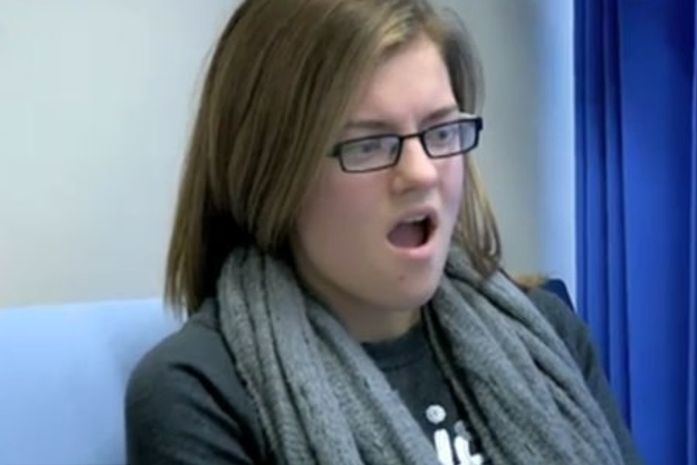 É, nesse momento ela ainda não tinha achado engraçado...