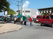 Manifestação dos servidores percorreu as ruas do centro 