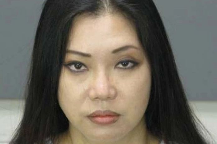 Massagista é presa após oferecer sexo para policial