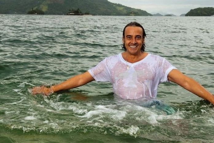 Alexandre Borges desmente crise no casamento