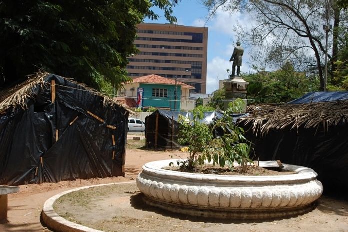 Praça da Sé: Retrato do abandono 