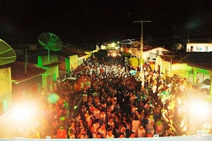 Em 2010, bloco arrastou mais de 20 mil pessoas pelas ruas de Anadia