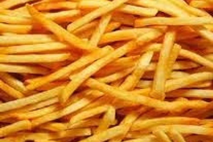 Aprenda a fazer batata frita de forno: seca e crocante
