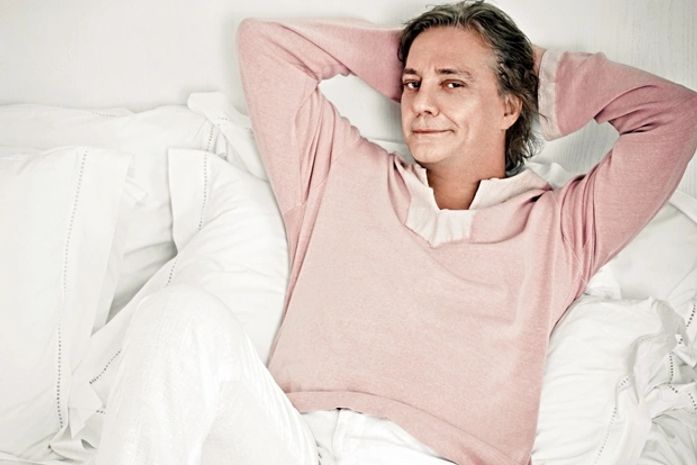 Novo CD: Fábio Jr. usa pijama e grava 'músicas de cantarolar'