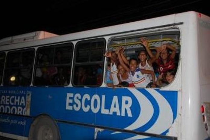 Pais se revoltam com Transporte escolar de Marechal Deodoro
