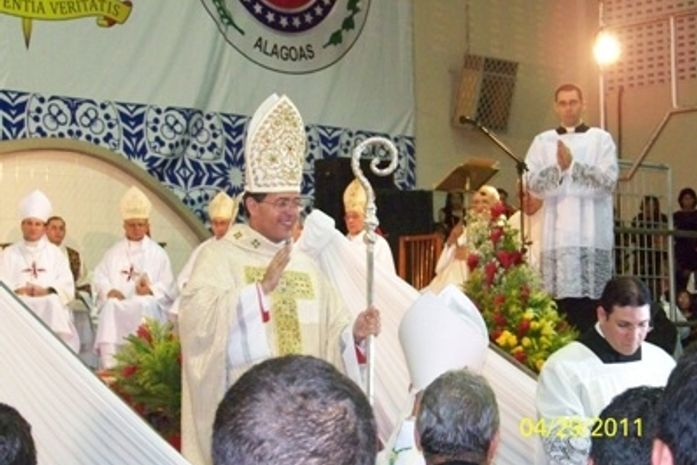 Consagração de Padre Francisco Falcão é realizada em Palmeira dos Índios