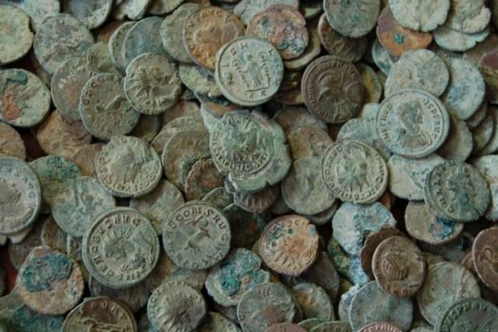 Museu inglês receberá tesouro de 160 kg de moedas romanas