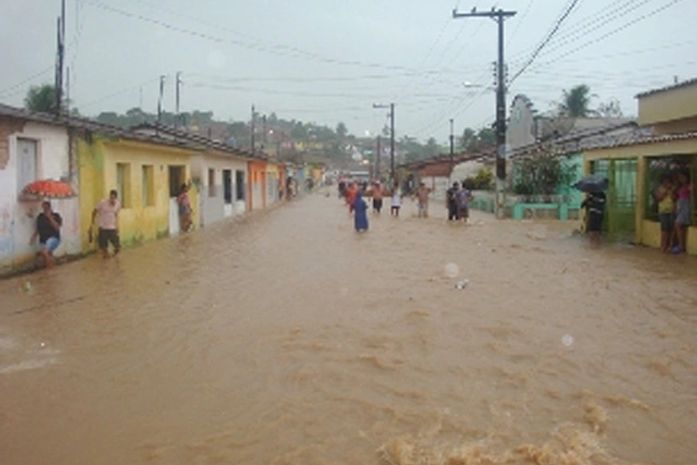 Água volta a invadir residências no município de Campestre