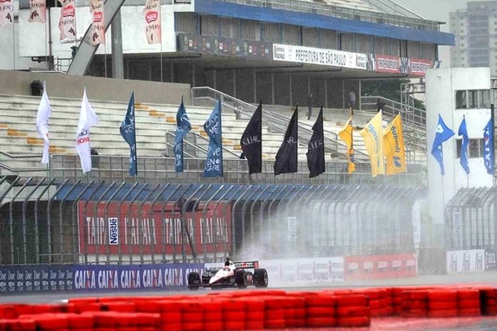 Segundo jornal, Bandeirantes terá de ressarcir público da Indy por adiamento