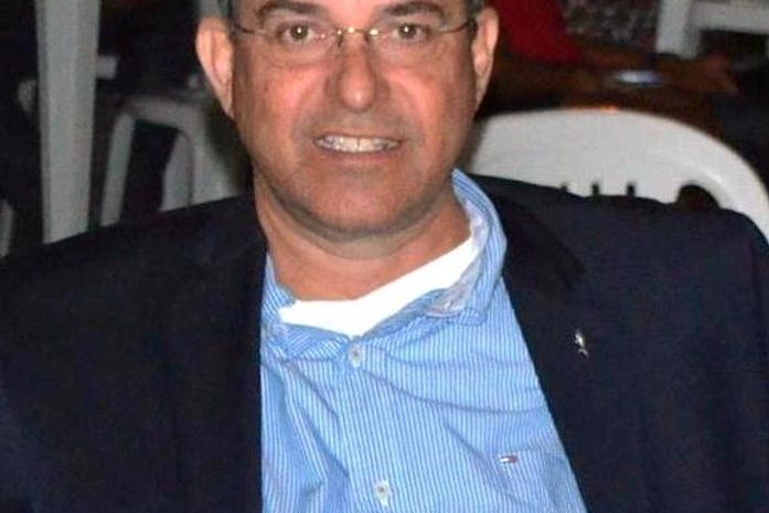 Na briga pela AMA, candidato sugere que adversários façam parte de sua chapa