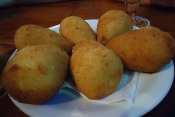 Coxinha de catupiry do Júnior (Colégio Marista)