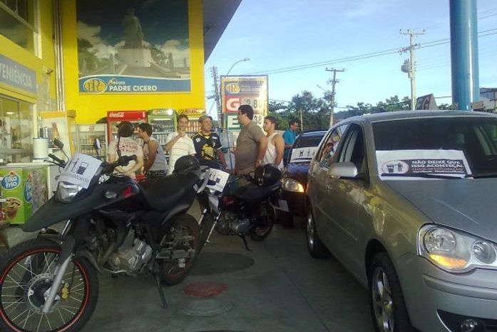 Protesto contra aumento abusivo de combustível ganha o interior